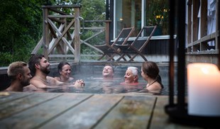 Hot spring_Farna Herrgard.jpg
