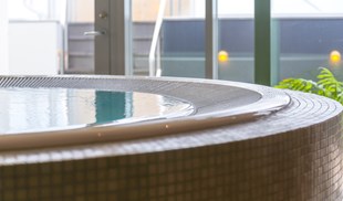 Jacuzzi närbild 1.jpg