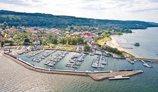 F-Flygfoto hamnen Båstad-1920x1080 (kopia).jpg